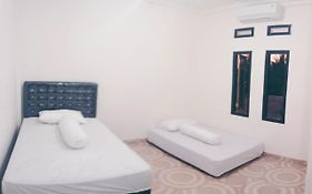 Express O 91722 Home Stay Dan Sewa Mobil Jhon'S Family