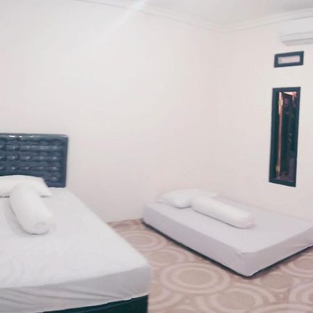 Express O 91722 Home Stay Dan Sewa Mobil Jhon'S Family Labuan Bajo Extérieur photo