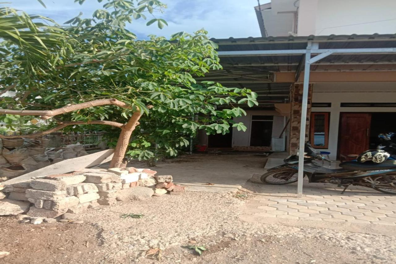 Express O 91722 Home Stay Dan Sewa Mobil Jhon'S Family Labuan Bajo Extérieur photo