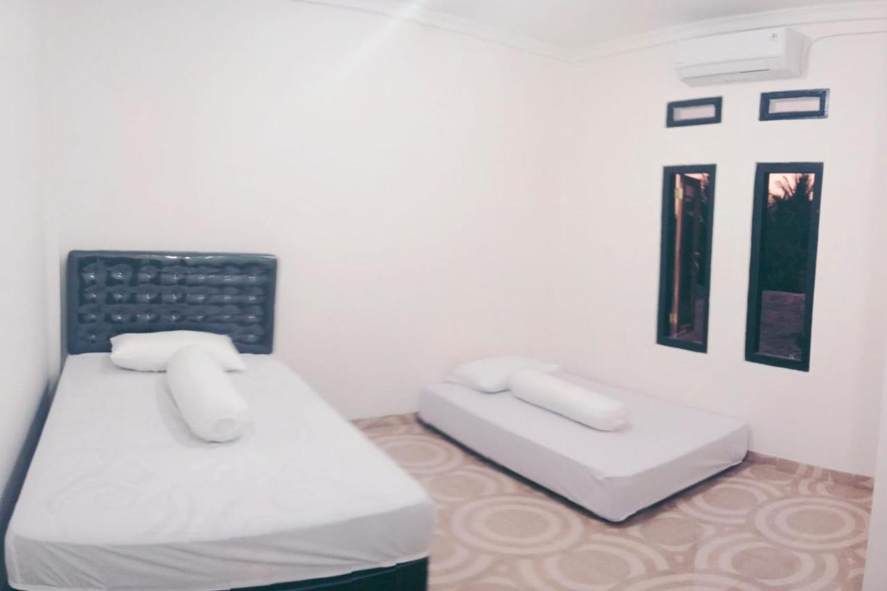 Express O 91722 Home Stay Dan Sewa Mobil Jhon'S Family Labuan Bajo Extérieur photo