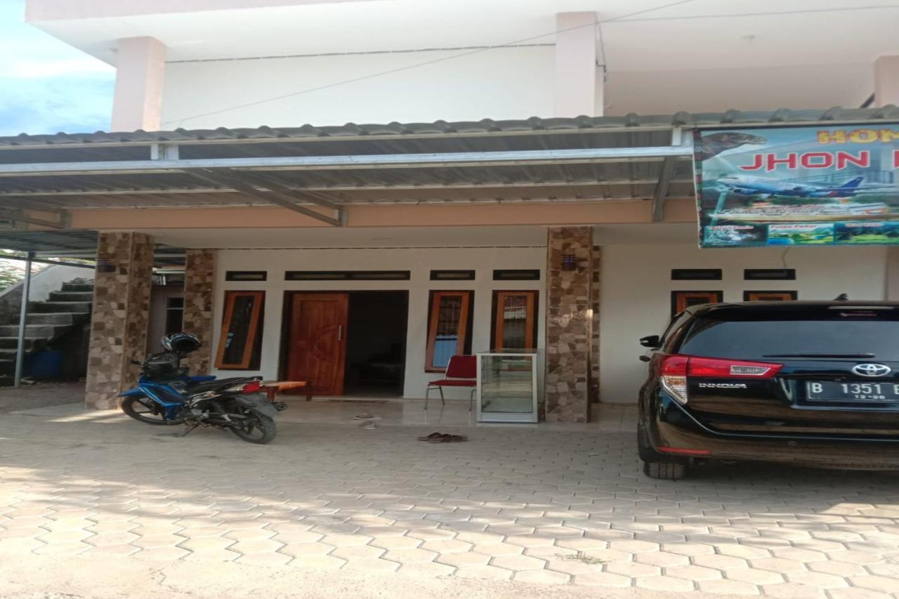 Express O 91722 Home Stay Dan Sewa Mobil Jhon'S Family Labuan Bajo Extérieur photo